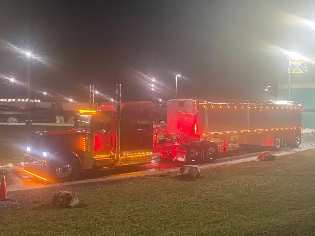 Mullins Trucking gallery image 3