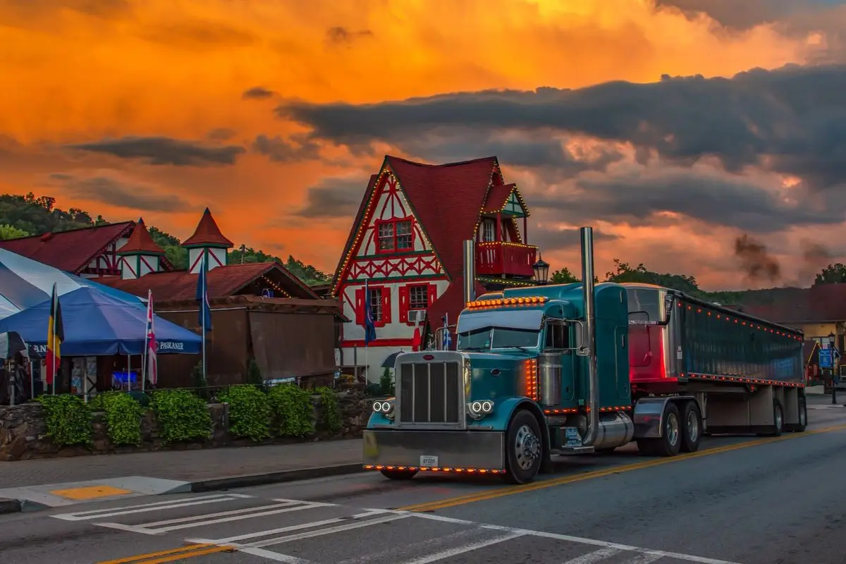 Mullins Trucking gallery image 17