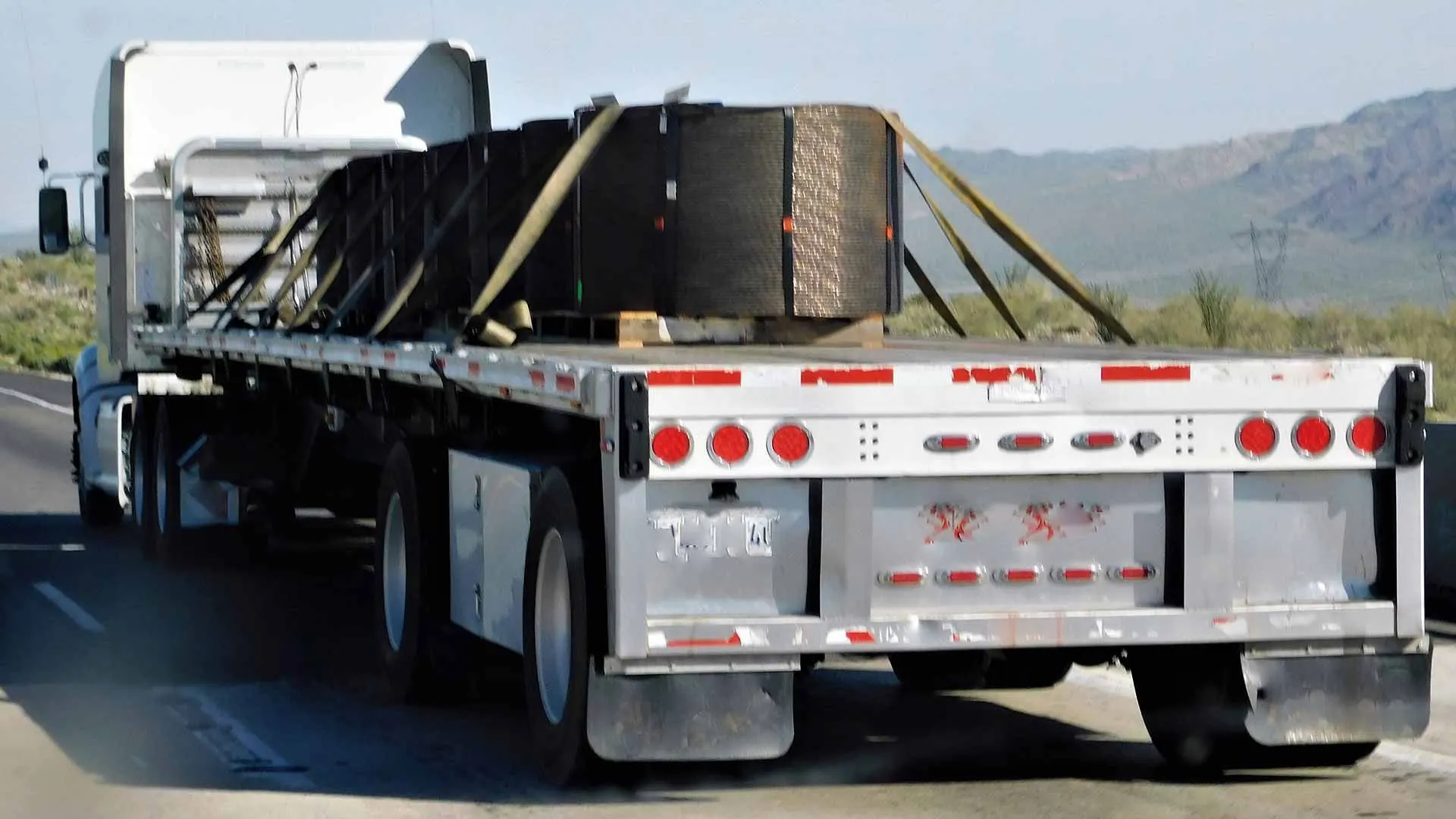 The Ultimate Guide to Choosing the Right Flatbed Service Truck.
