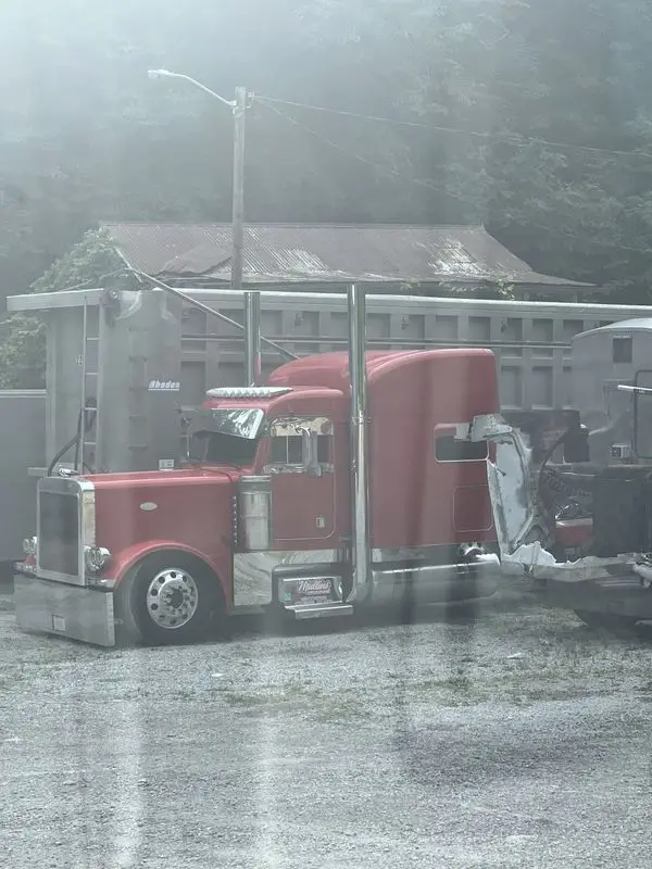 Mullins Trucking gallery image 8